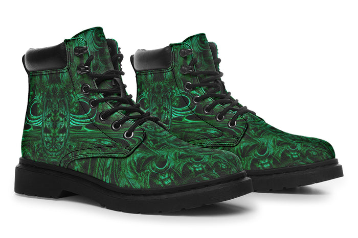 Meganeuropsis Classic Boots