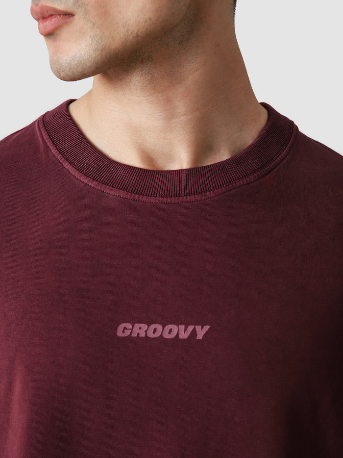 Crimson Washed Blank Tee Female Model Front View – GROOVY Pakistan