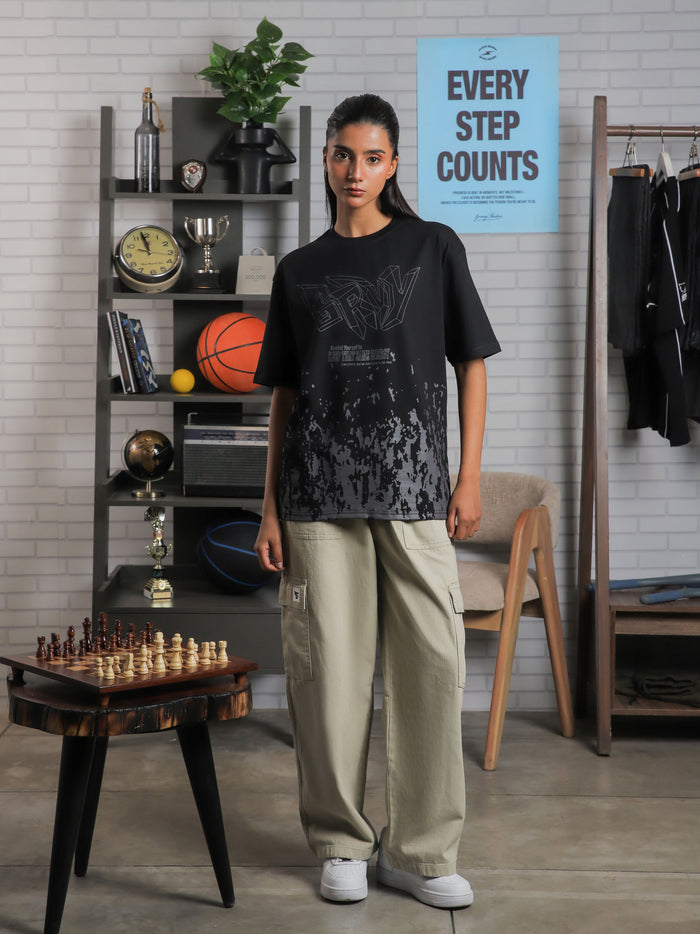 Keep That Same Energy black oversized tee male model full body front screenprint Pakistan – GROOVY