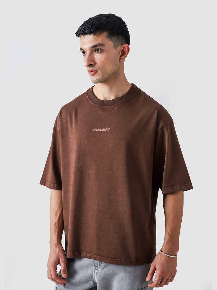 Mocha Brown Washed Blank Tee Female Model Front View – GROOVY Pakistan