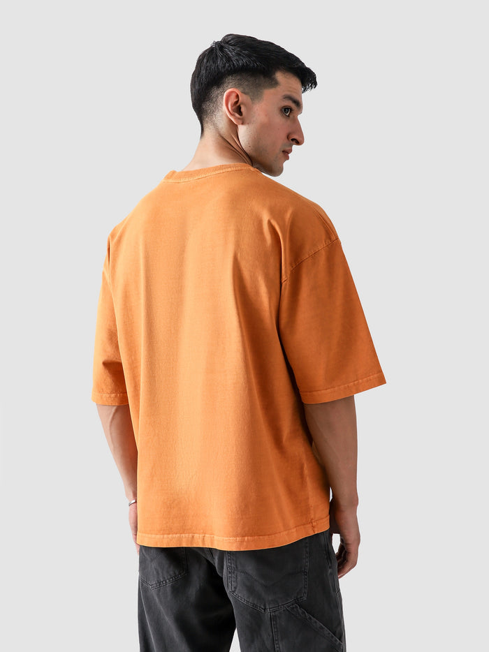 Rust Orange Washed Blank Tee Female Model Back View – GROOVY Pakistan