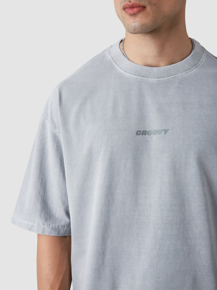 Slate Grey Washed Blank Tee Female Model Front View – GROOVY Pakistan
