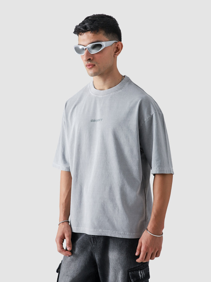 Slate Grey Washed Blank Tee Female Model Back View – GROOVY Pakistan