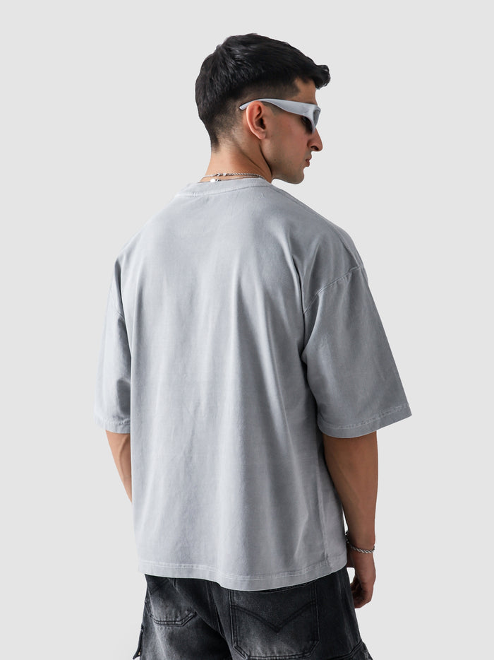 Slate Grey Washed Blank Tee Male Model Side View – GROOVY Pakistan
