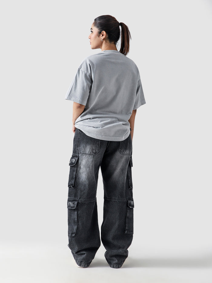 Slate Grey Washed Blank Tee Couple Lifestyle Shot – GROOVY Pakistan